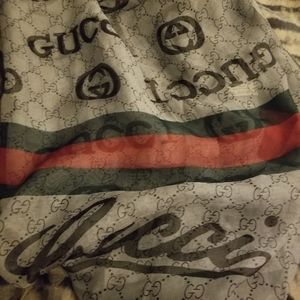 Guçci scarf
